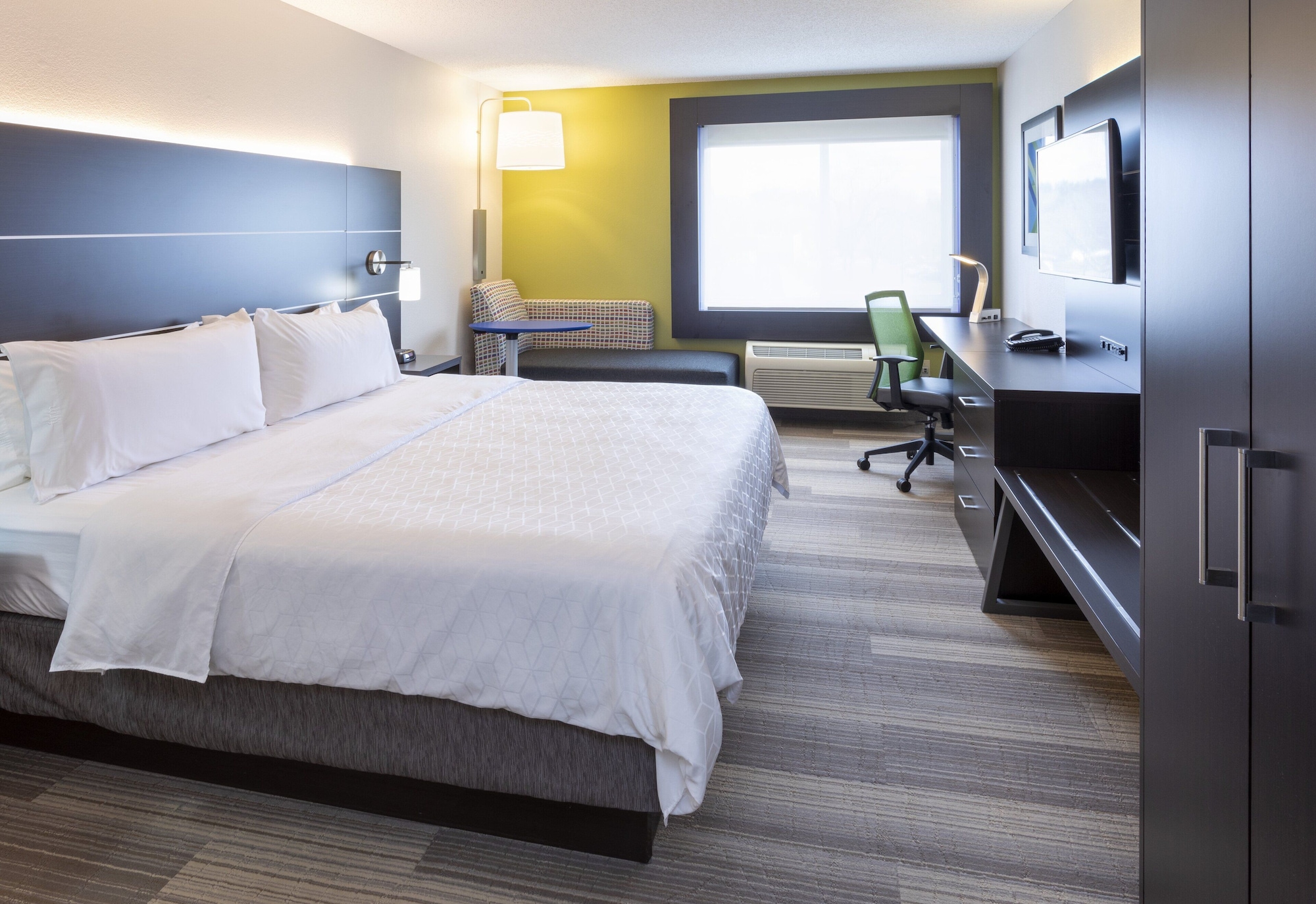 holiday inn express and suites vadnais heights by ihg