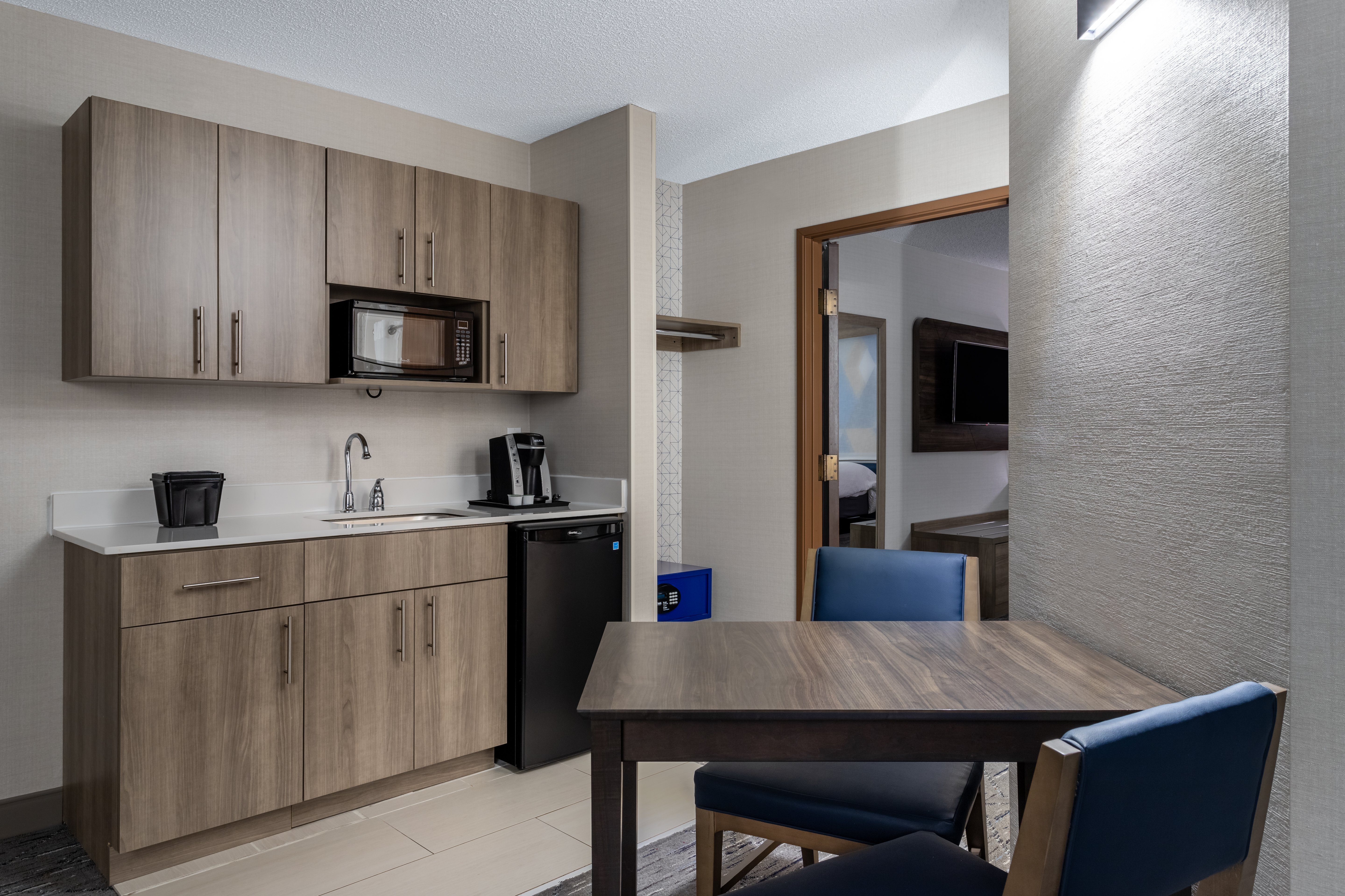 holiday inn express and suites vadnais heights by ihg