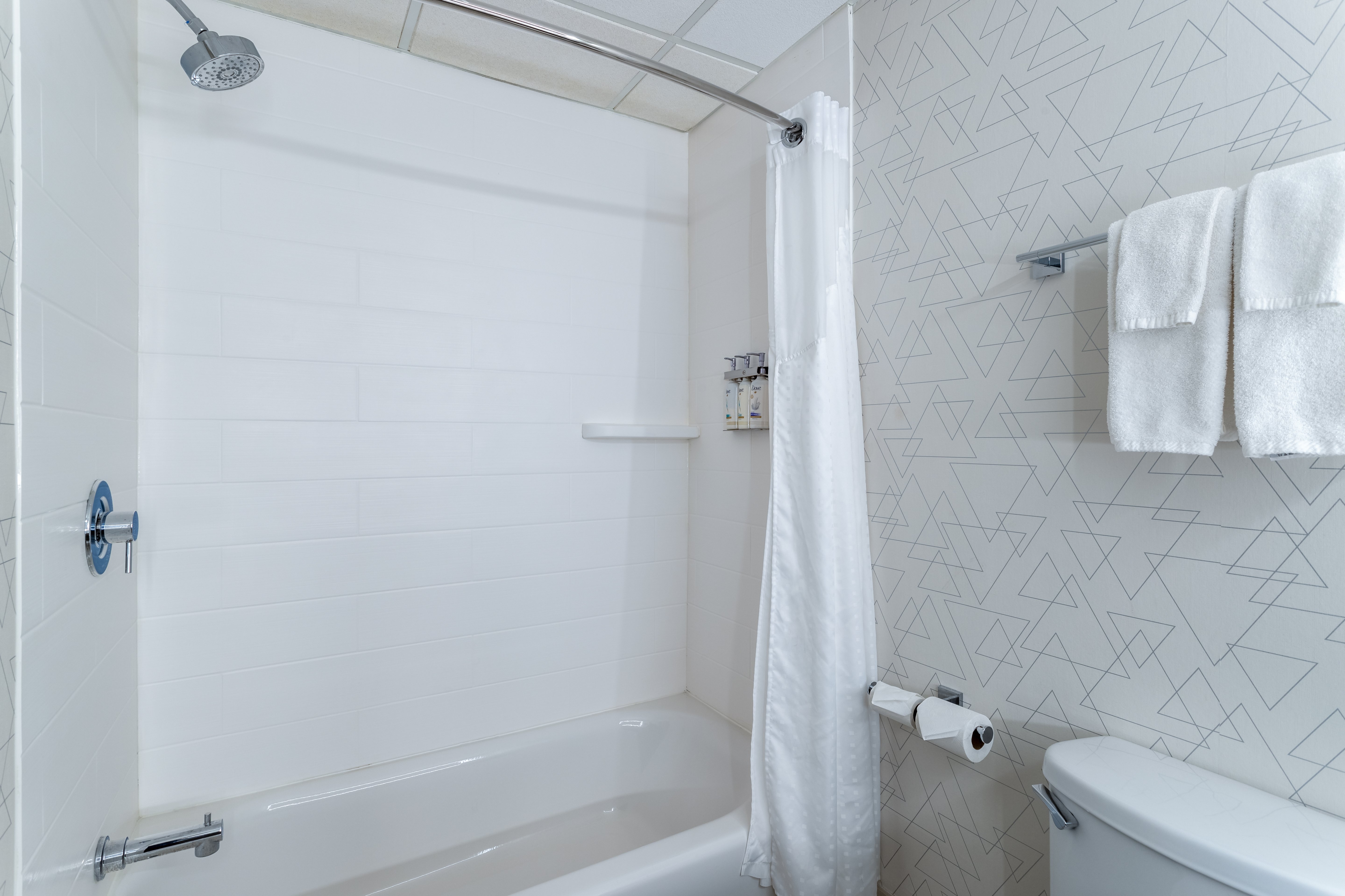 holiday inn express and suites vadnais heights by ihg