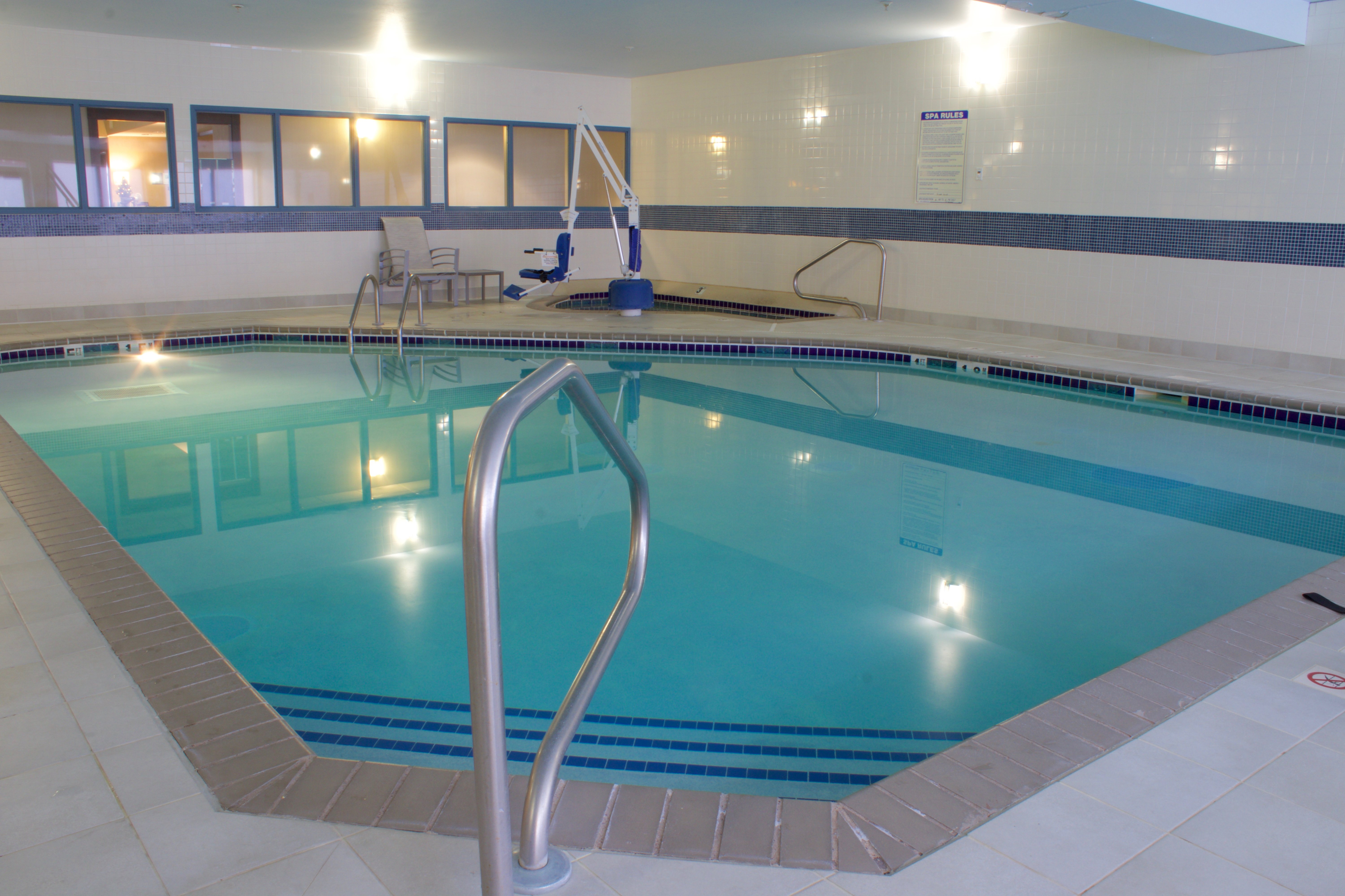 holiday inn express and suites vadnais heights by ihg