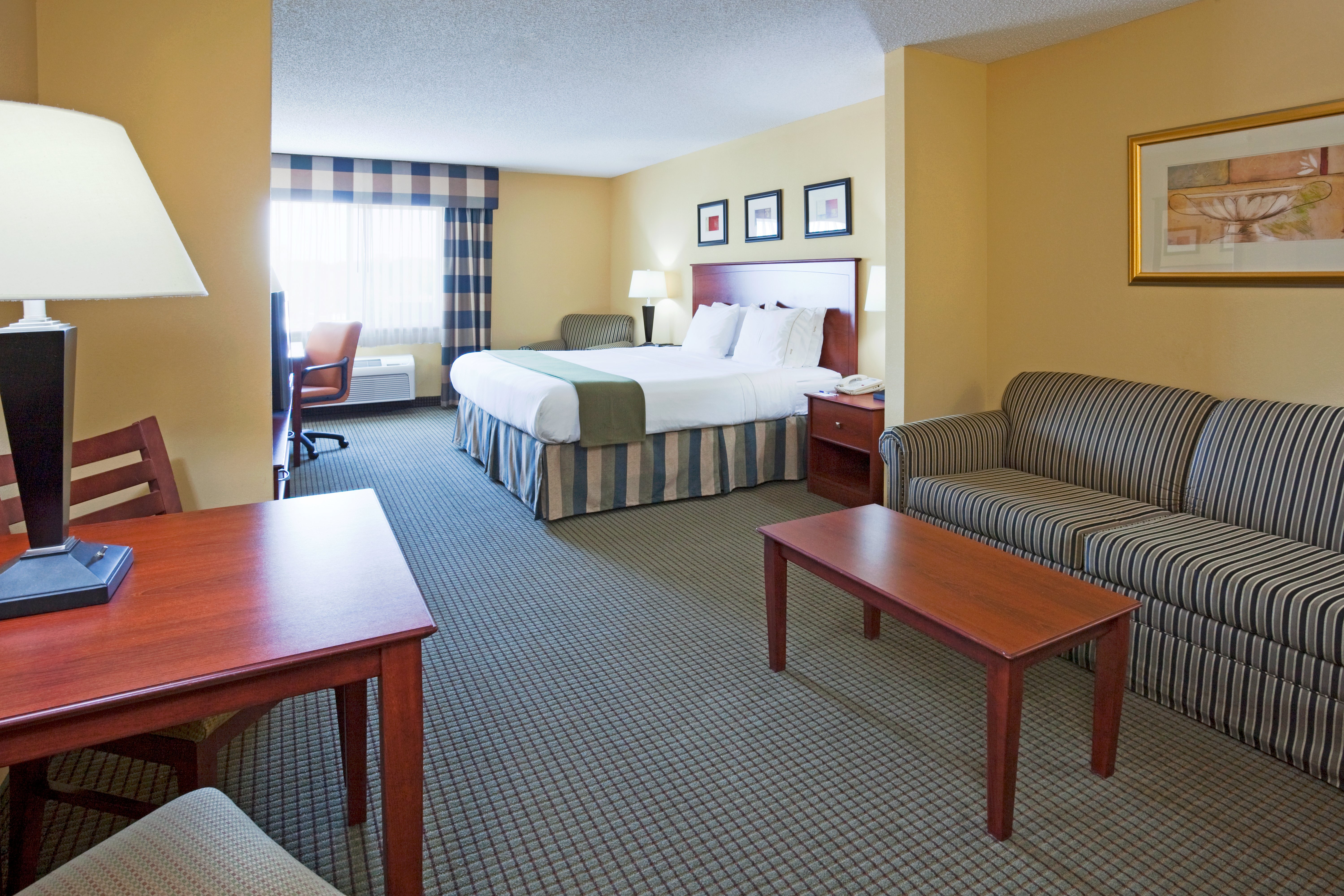 holiday inn express and suites vadnais heights by ihg
