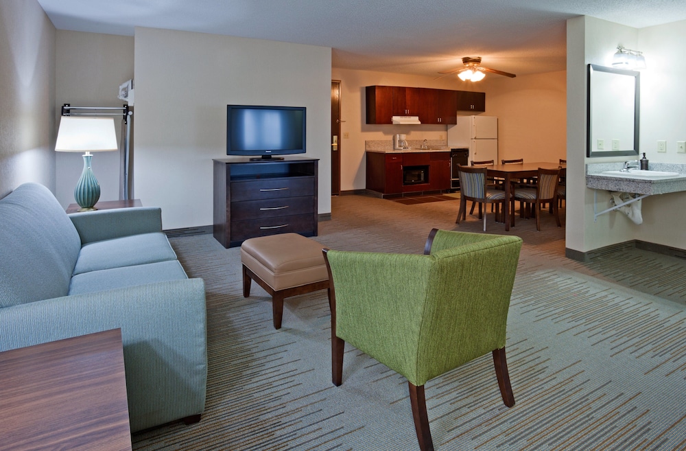 holiday inn express and suites vadnais heights by ihg