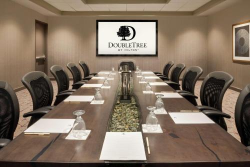doubletree by hilton st paul east