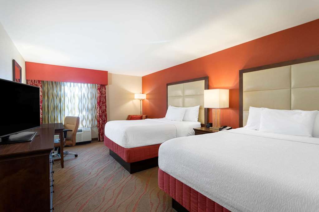 la quinta inn and suites by wyndham pigeon forge