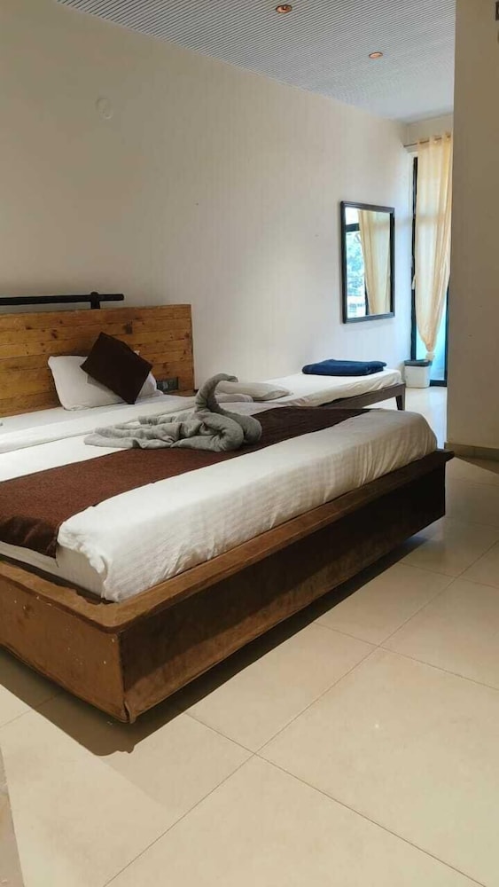 calangute beach resort