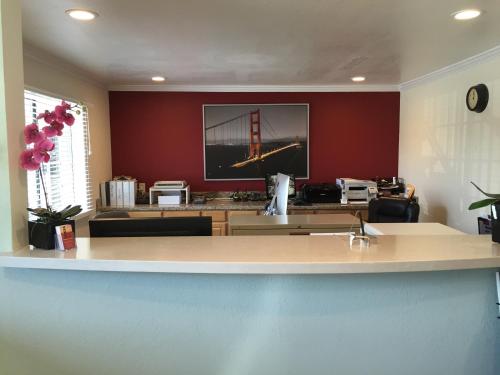 Regency Inn Sfo Airport,Near The Shops At Tanforan,2 star
