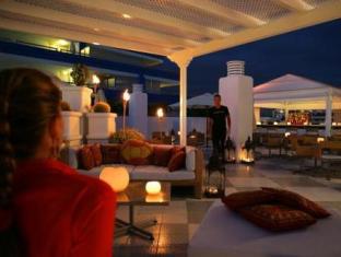 Mediterranean Palace,Near El Camison Beach,5 star