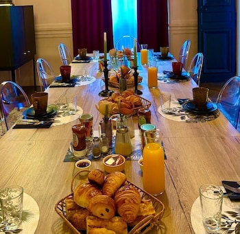 Le Henri Iv,24 Place De L'éperon,0 star