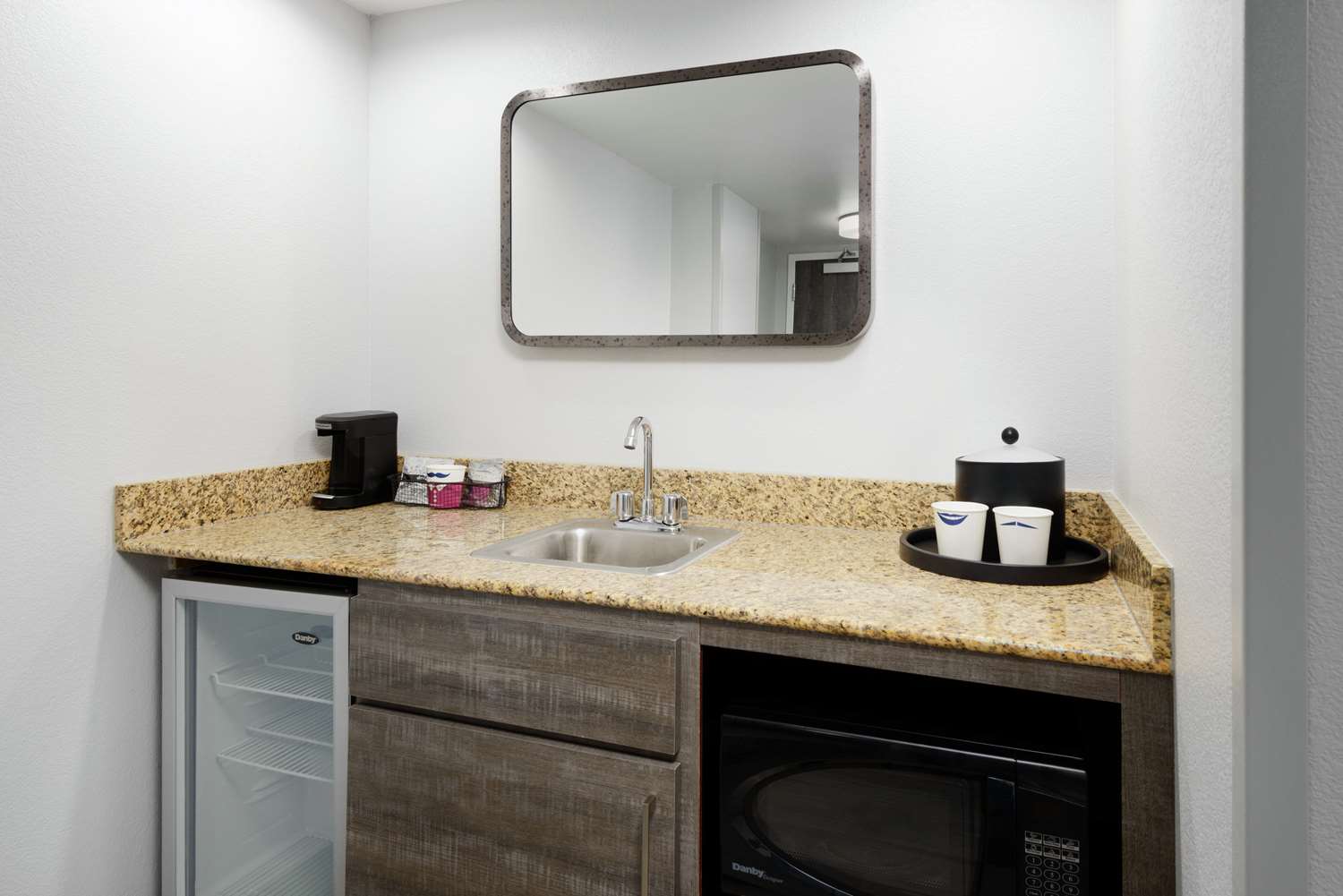 hampton inn and suites tampa ybor city downtown