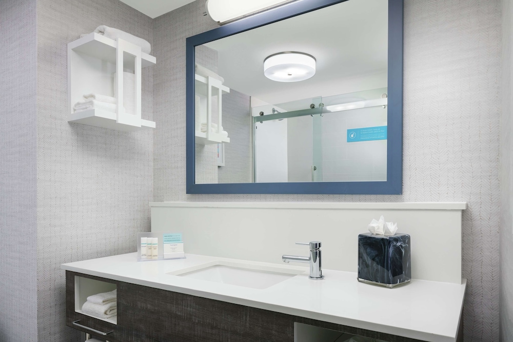 hampton inn and suites tampa ybor city downtown