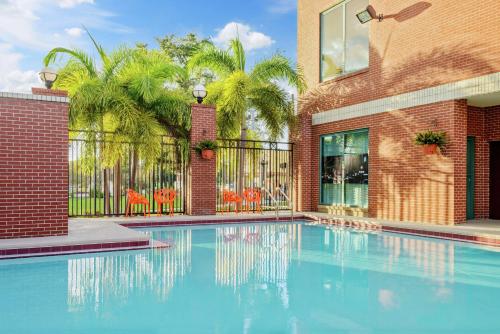 hampton inn and suites tampa ybor city downtown