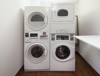 hampton inn and suites tampa north