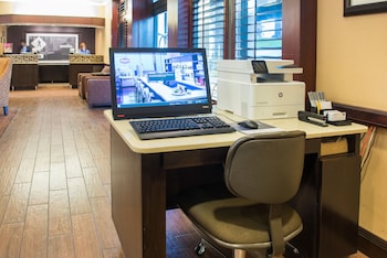 hampton inn and suites tampa north