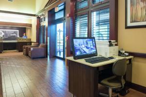hampton inn and suites tampa north