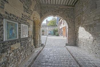 La Venelle Des Greniers A Sel,15 Rue De La Ville,0 star