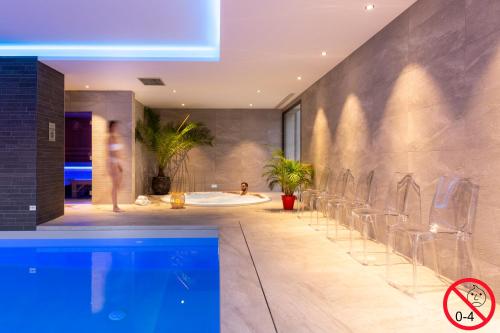 hotel lescale piscine and spa