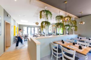 hotel lescale piscine and spa