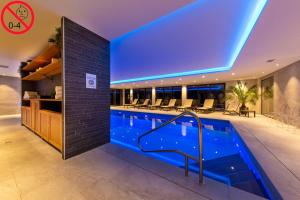 hotel lescale piscine and spa