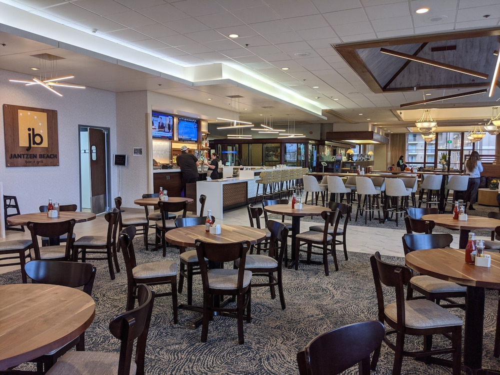 holiday inn portland columbia riverfront by ihg