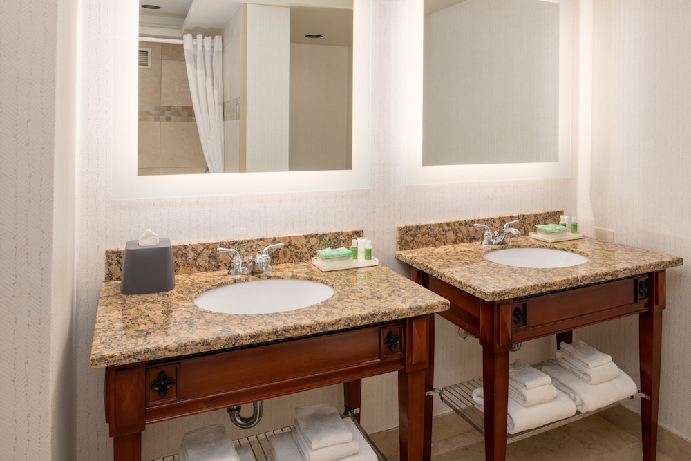 holiday inn portland columbia riverfront by ihg