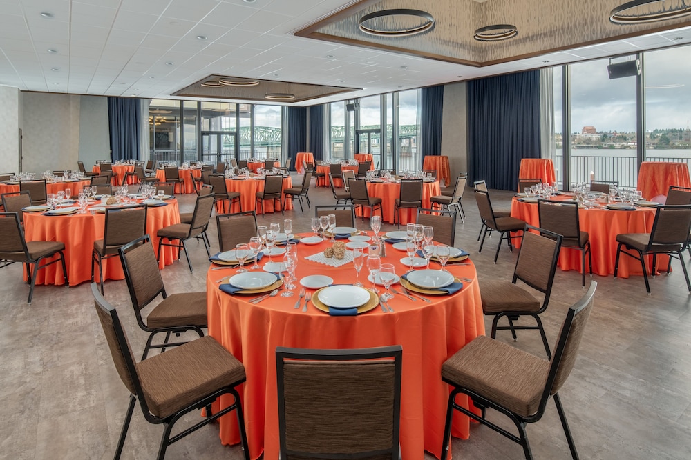 holiday inn portland columbia riverfront by ihg