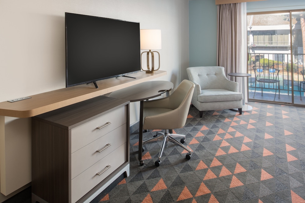 holiday inn portland columbia riverfront by ihg