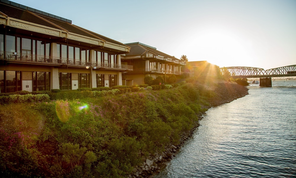 holiday inn portland columbia riverfront by ihg