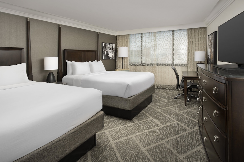 crowne plaza portland downtown convention center by ihg