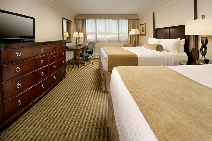 crowne plaza portland downtown convention center by ihg