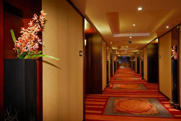 yizui crown hotel