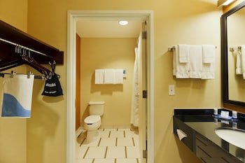 fairfield inn and suites by marriott lake oswego