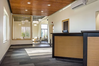 Quality Inn & Suites Clackamas - Portland,Clackamas County>>Clackamas,3 star