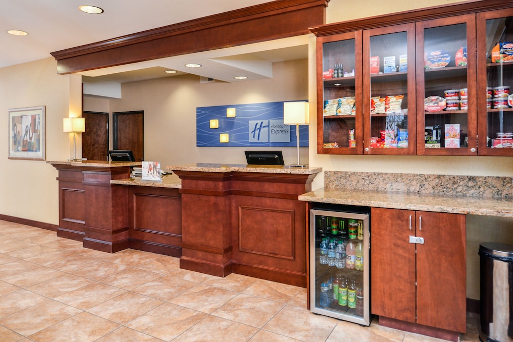 holiday inn express hotel and suites portland jantzen beach by ihg