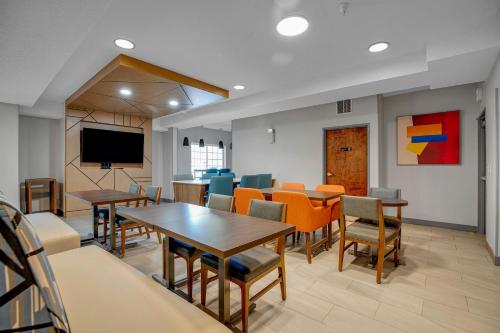 holiday inn express hotel and suites portland jantzen beach by ihg