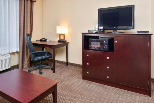 holiday inn express hotel and suites portland jantzen beach by ihg