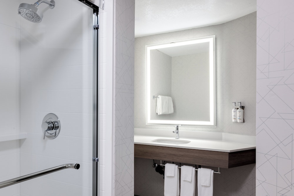 holiday inn express portland south lake oswego by ihg