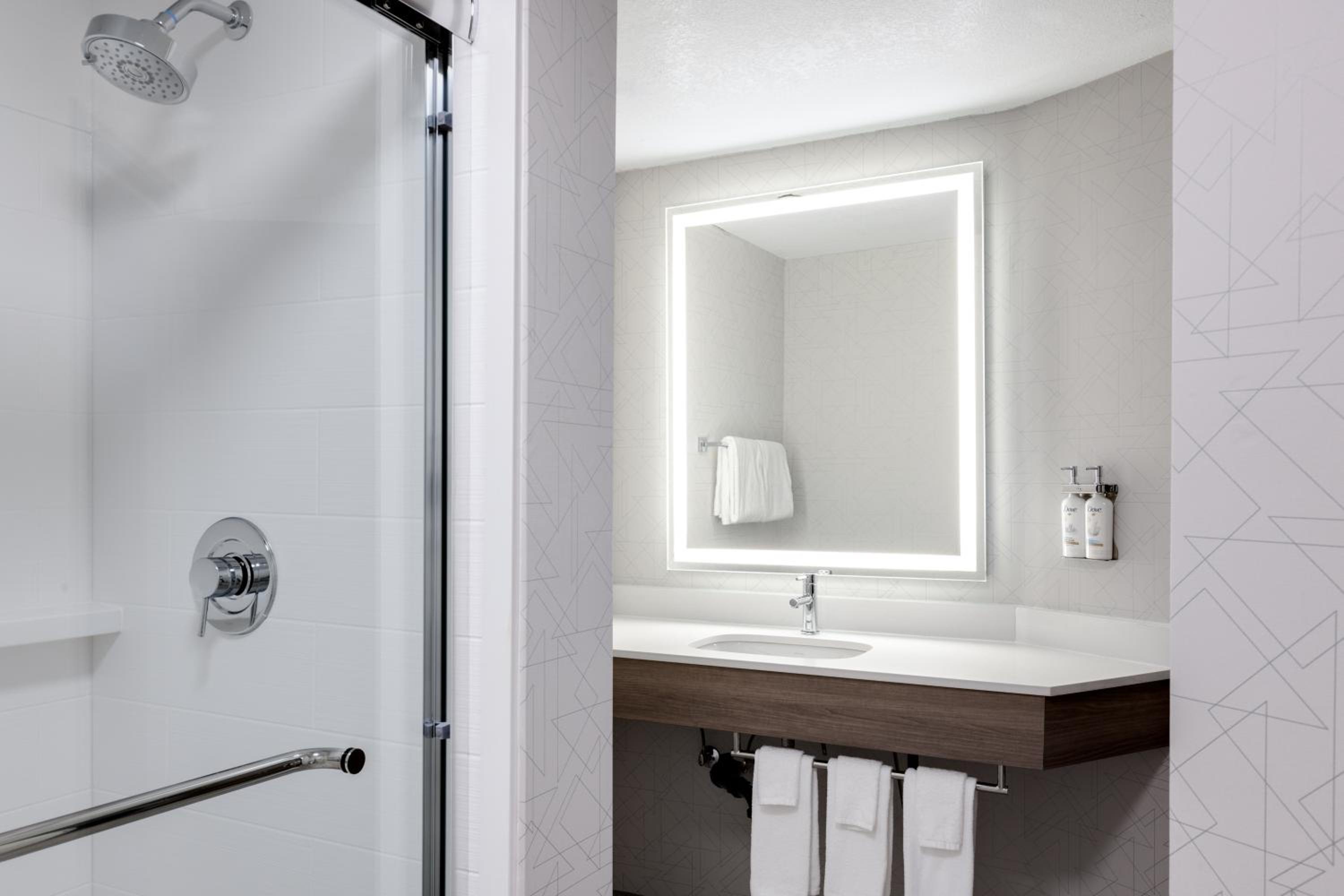 holiday inn express portland south lake oswego by ihg