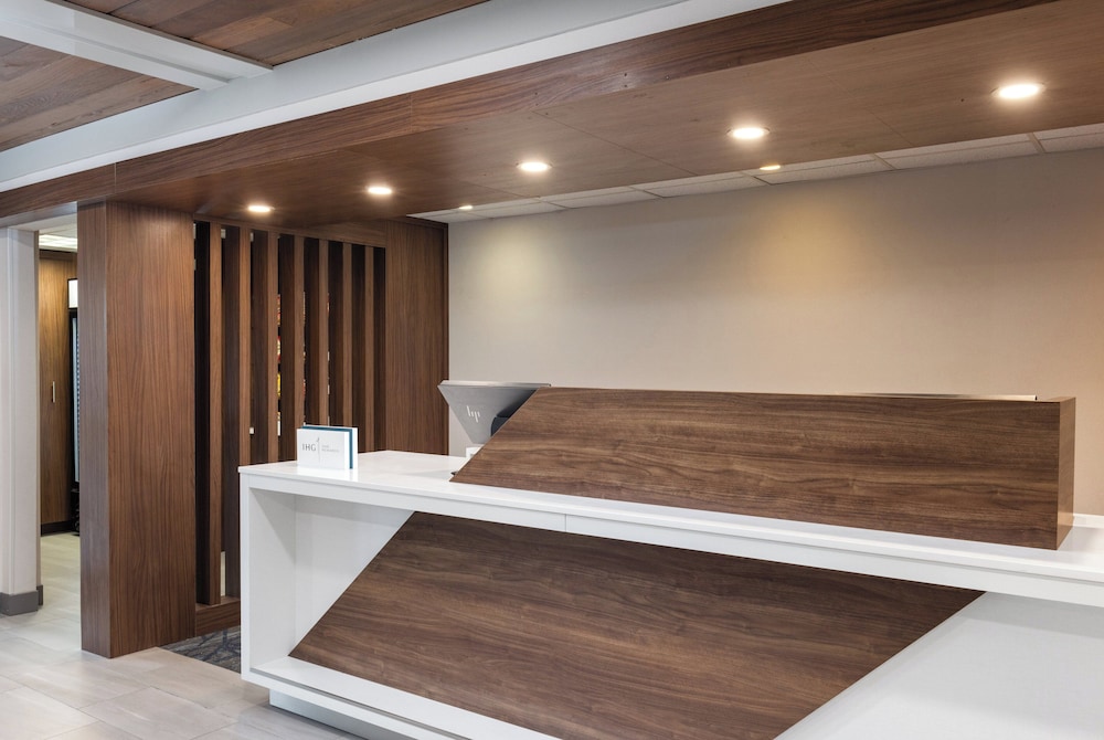 holiday inn express portland south lake oswego by ihg
