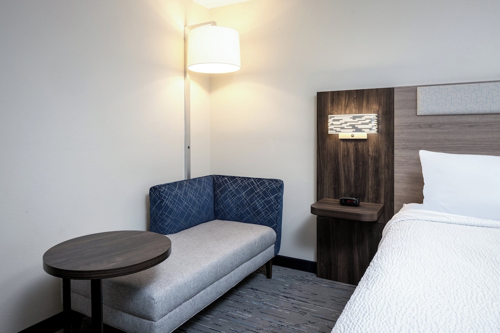 holiday inn express portland south lake oswego by ihg