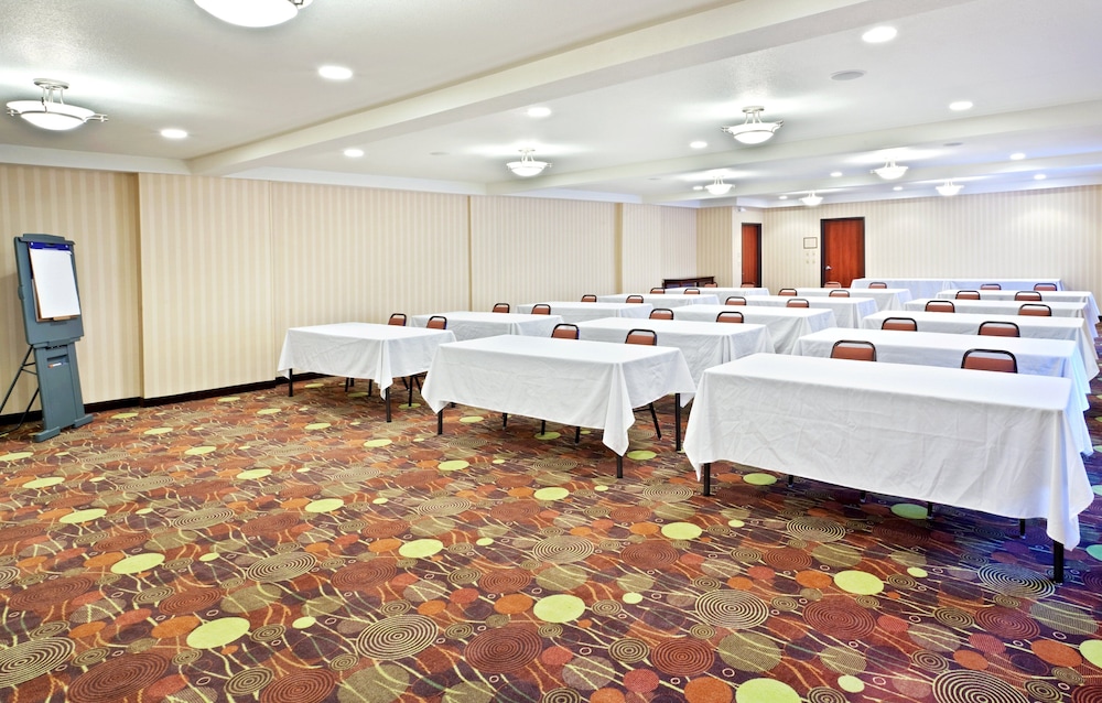 holiday inn express portland south lake oswego by ihg