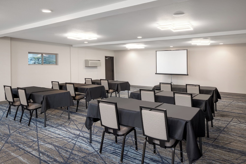 holiday inn express portland south lake oswego by ihg