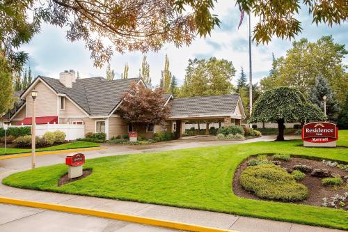 Residence Inn By Marriott Lake Oswego,Clackamas County>>Clackamas,3 star