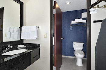 fairfield inn and suites by marriott portland airport