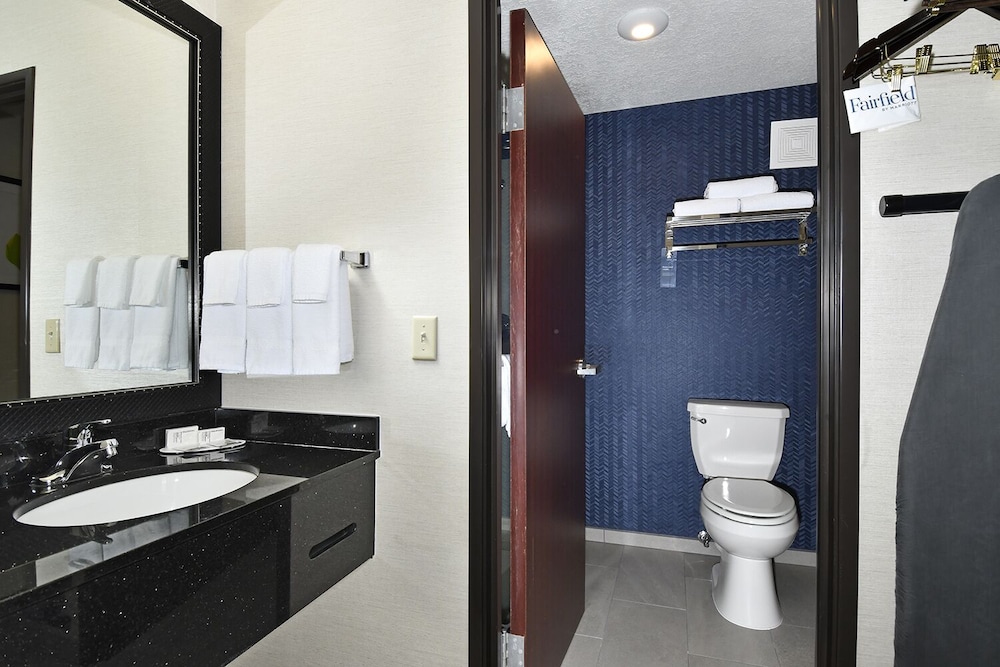 fairfield inn and suites by marriott portland airport