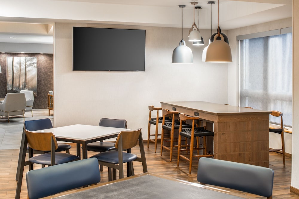 fairfield inn and suites by marriott portland airport