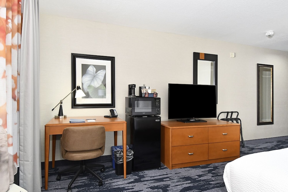 fairfield inn and suites by marriott portland airport