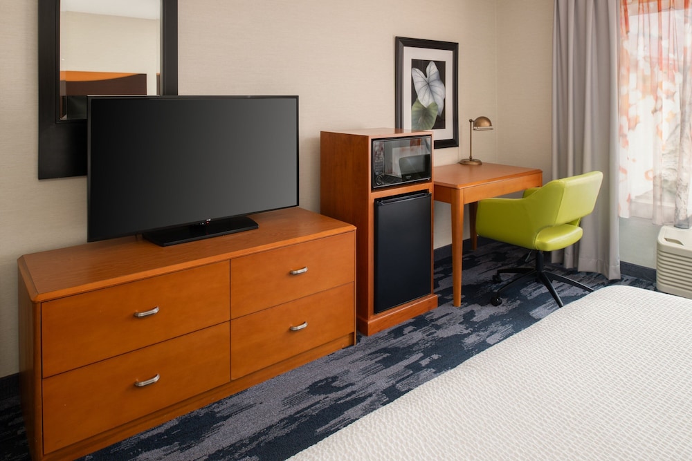 fairfield inn and suites by marriott portland airport