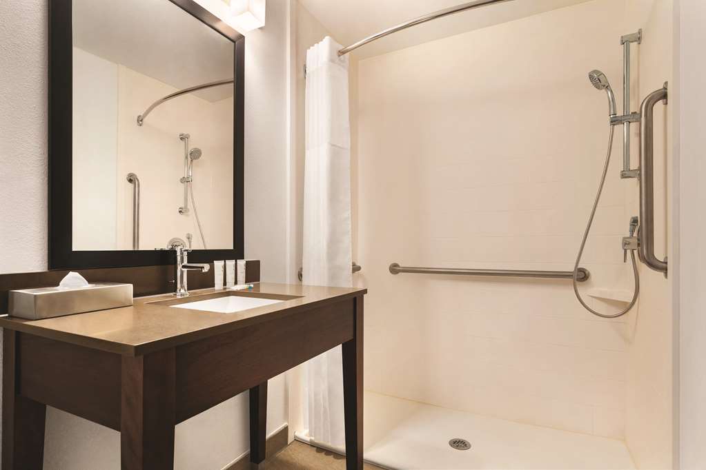 country inn and suites by radisson savannah midtown ga