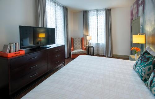 hotel indigo savannah historic district by ihg