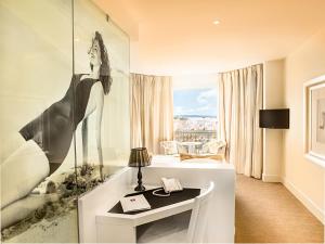 Hotel Renoir,Carnot>>Cannes,4 star